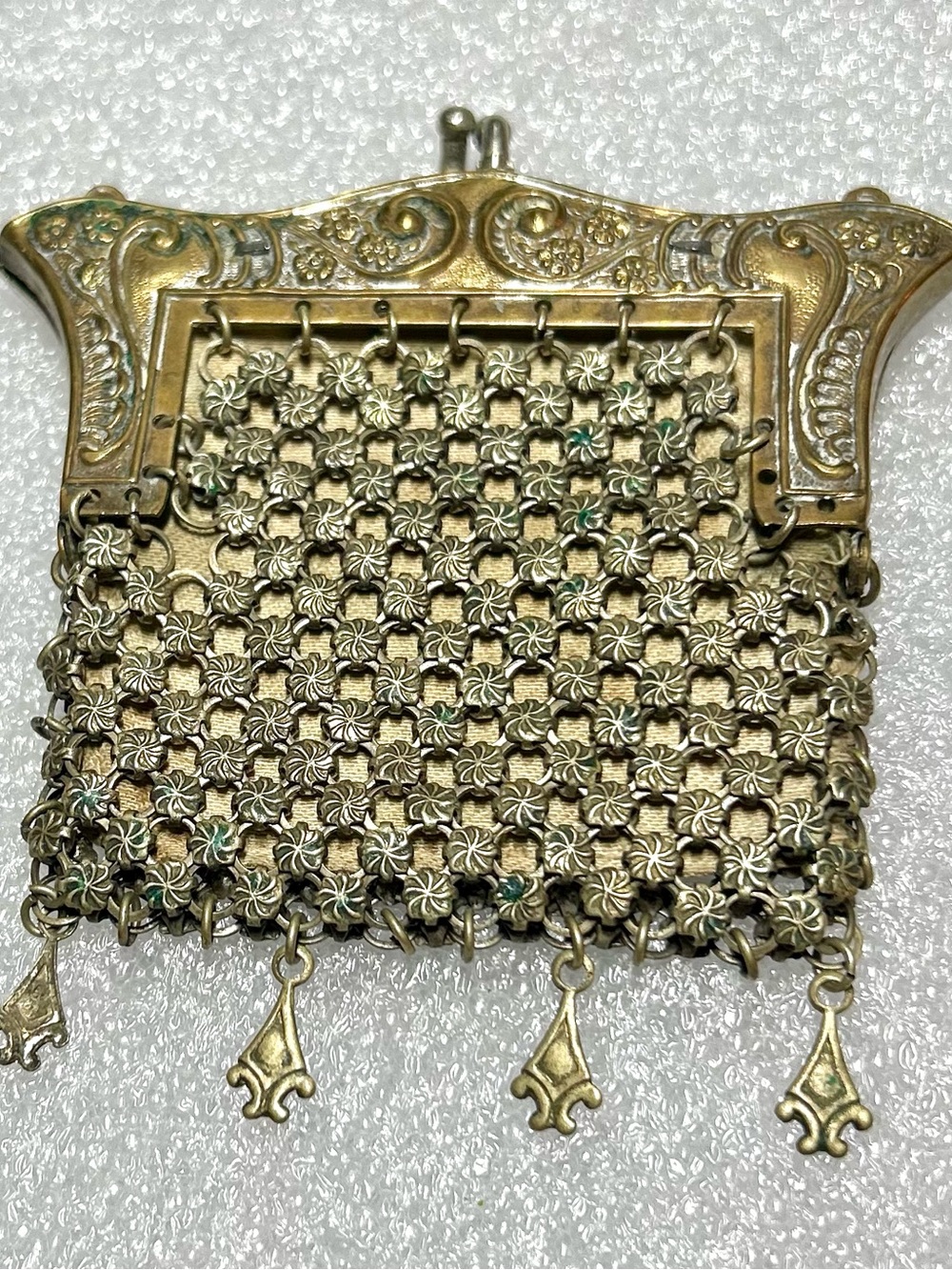 Antique Edwardian Gilt Brass Metal Mesh Coin Purse Floral Frame Fleur de Lis